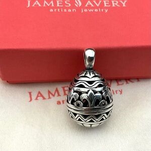 Retired James Avery XL Sterling Silver Pendant Ornamental